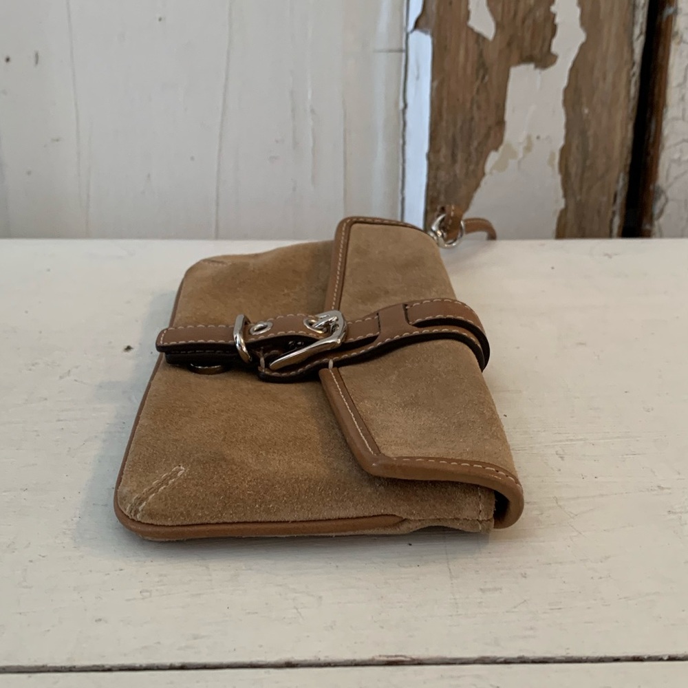 Coach tan suede wristlet - Picture 4 of 4